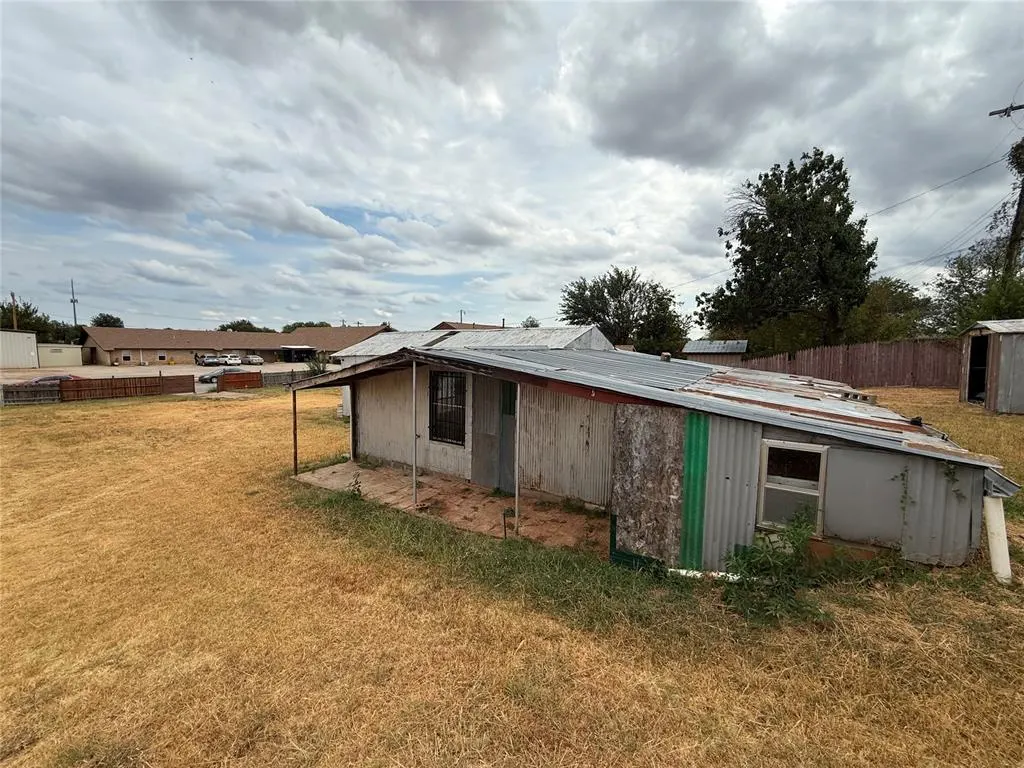 Photo 11 — 405 N Janeway Avenue, Moore, OK 73160