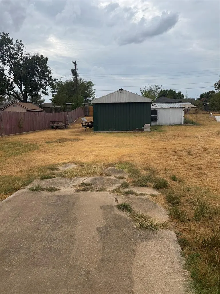 Photo 12 — 405 N Janeway Avenue, Moore, OK 73160