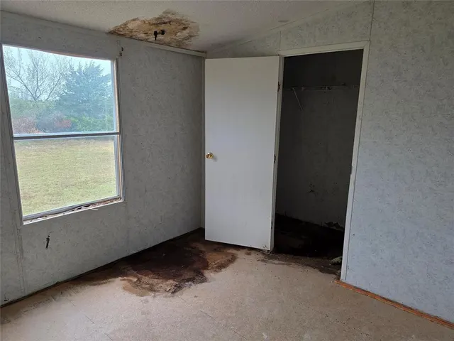 Photo 6 — 619 S Madison Street, Maud, OK 74854