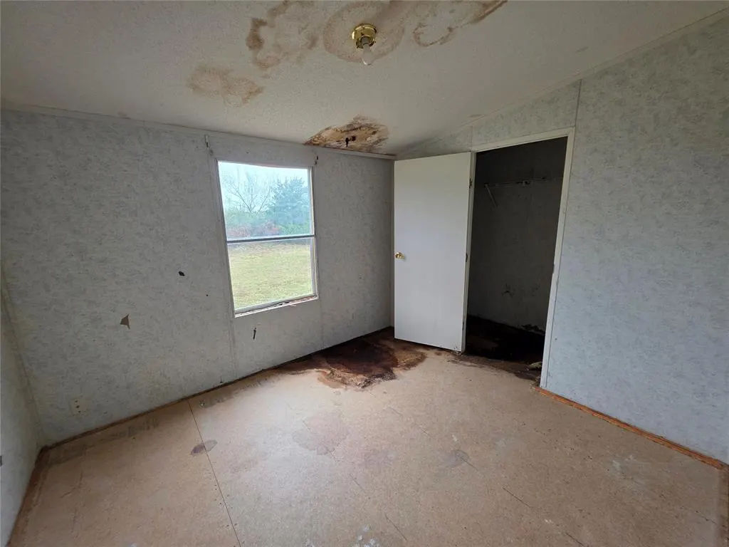 Photo 9 — 619 S Madison Street, Maud, OK 74854