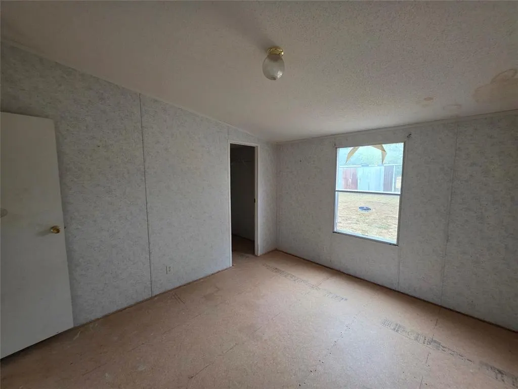 Photo 14 — 619 S Madison Street, Maud, OK 74854