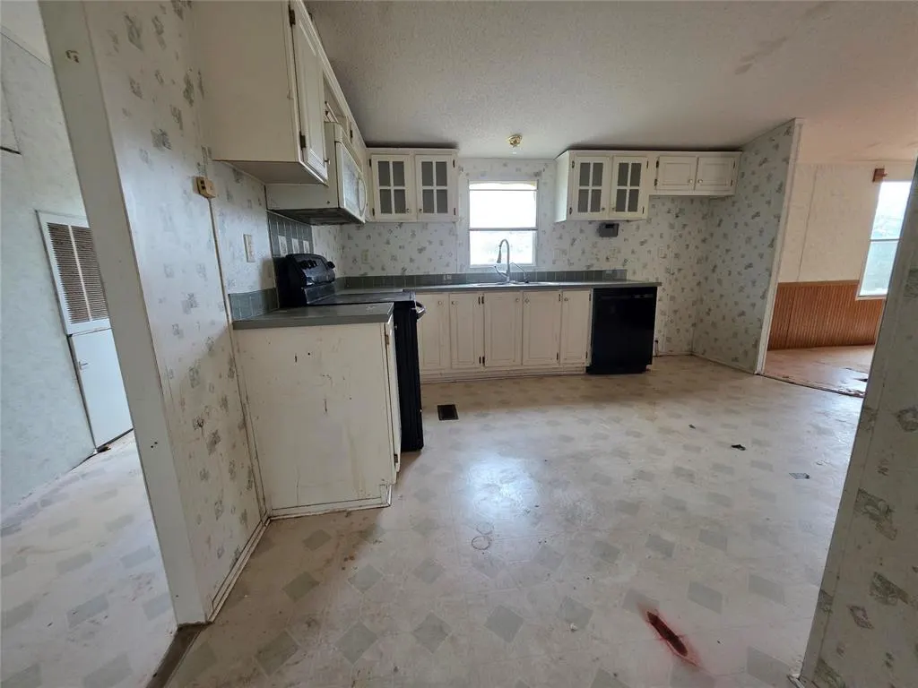 Photo 18 — 619 S Madison Street, Maud, OK 74854