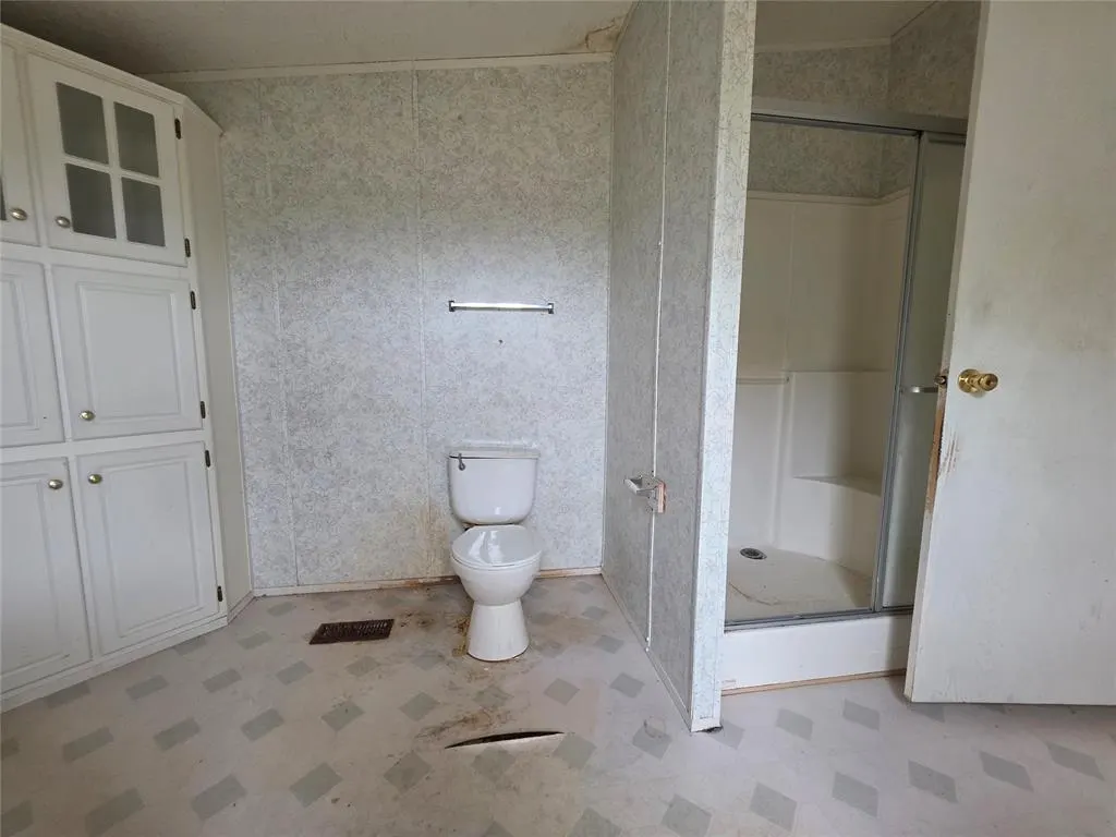 Photo 23 — 619 S Madison Street, Maud, OK 74854
