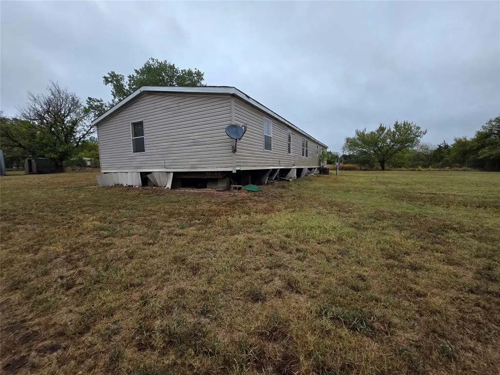 Photo 29 — 619 S Madison Street, Maud, OK 74854