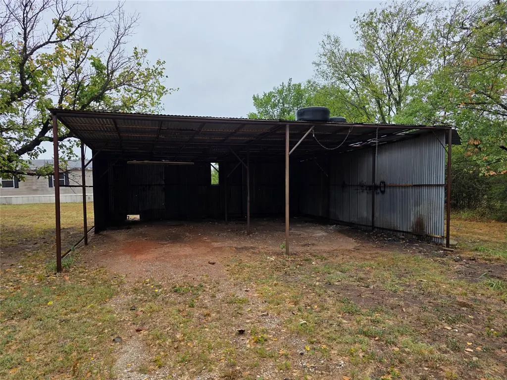 Photo 33 — 619 S Madison Street, Maud, OK 74854