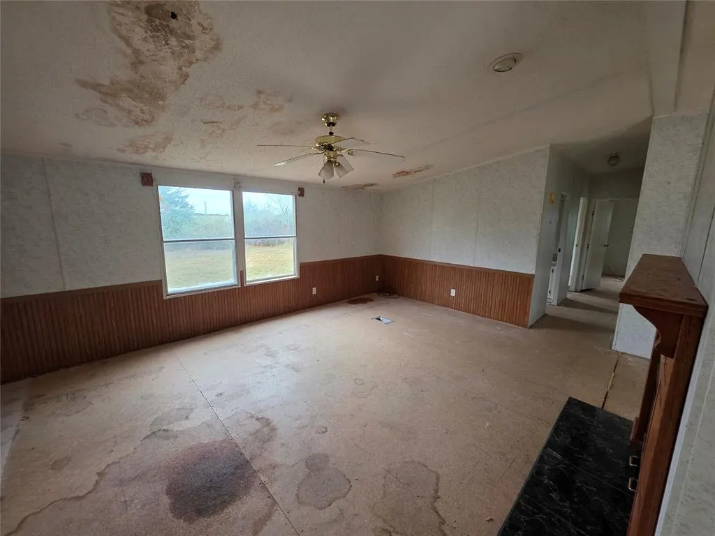 Photo 36 — 619 S Madison Street, Maud, OK 74854
