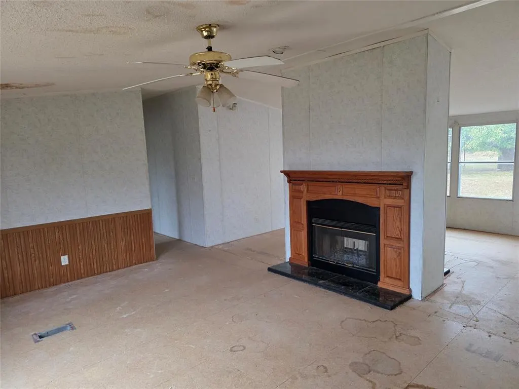 Photo 38 — 619 S Madison Street, Maud, OK 74854
