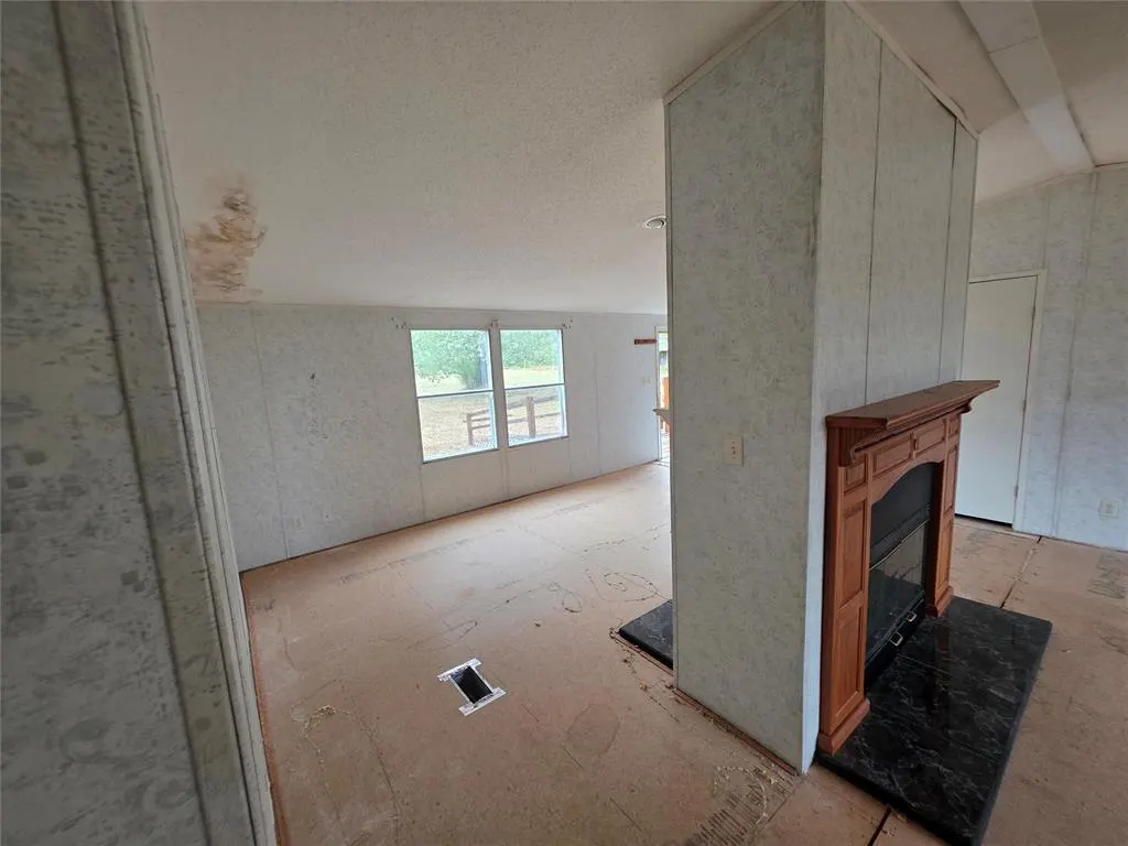 Photo 44 — 619 S Madison Street, Maud, OK 74854