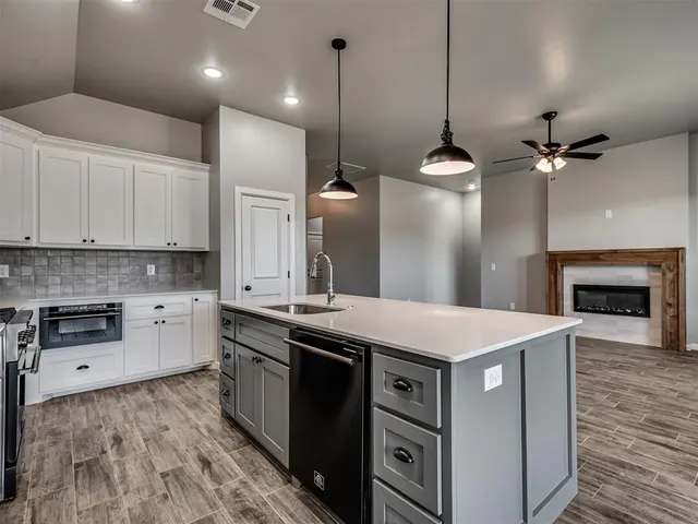 Photo 7 — 1111 Wisteria Way, Noble, OK 73068