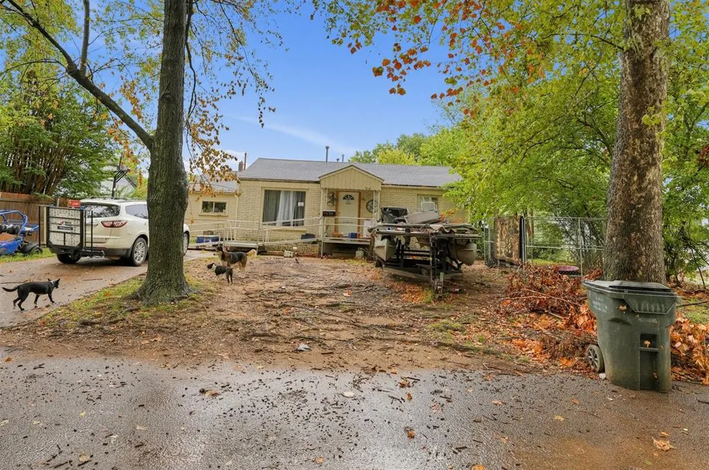 Photo 2 — 718 S 2nd Street, Henryetta, OK 74437