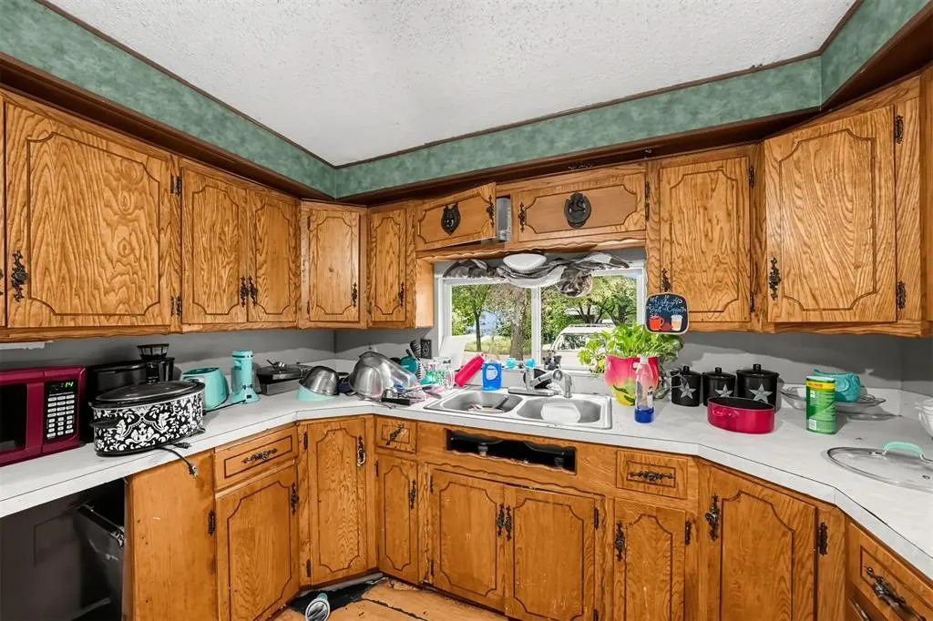 Photo 10 — 718 S 2nd Street, Henryetta, OK 74437