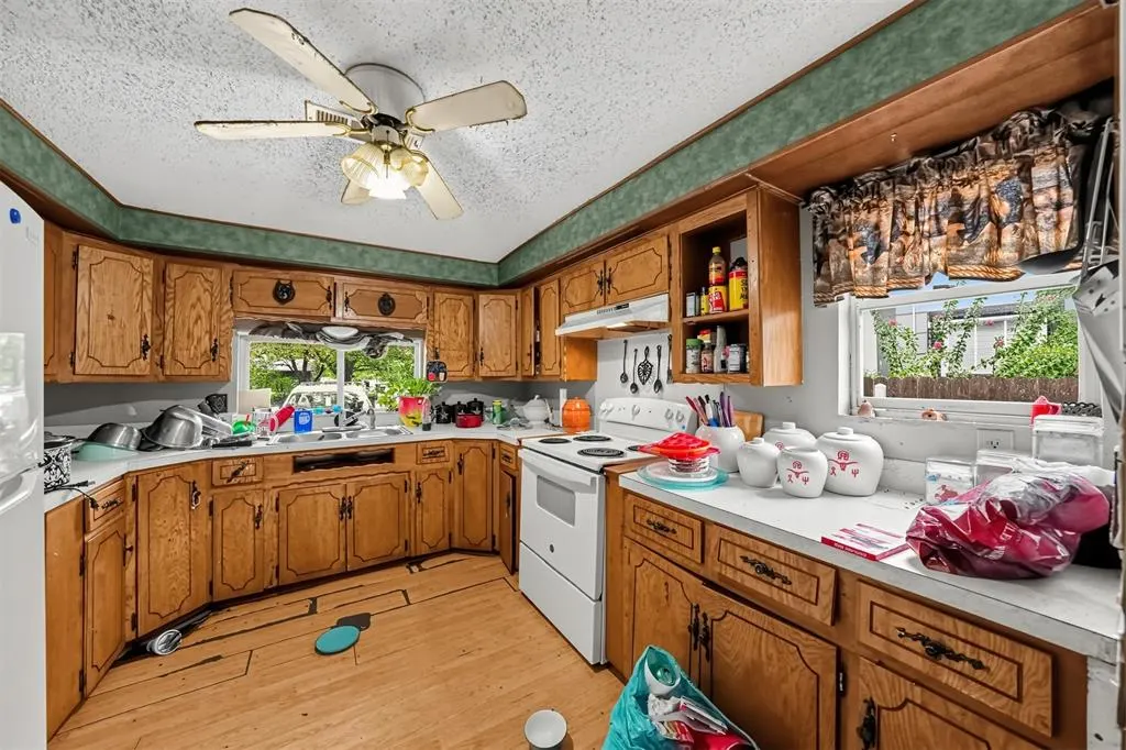 Photo 11 — 718 S 2nd Street, Henryetta, OK 74437