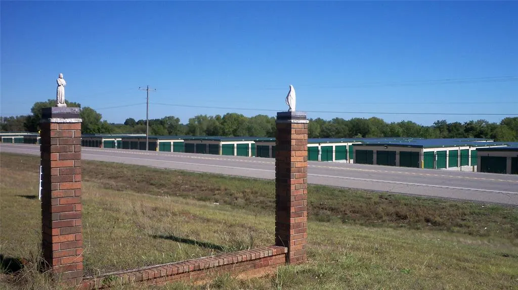 Photo 9 — 2215 S Weedn Boulevard, Purcell, OK 73080