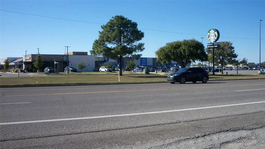 Photo 15 — 2215 S Weedn Boulevard, Purcell, OK 73080