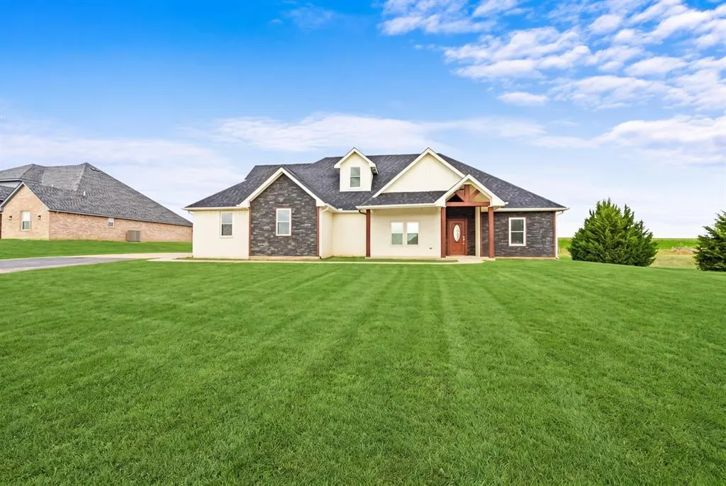 Photo 2 — 4351 Whitetail Drive, Guthrie, OK 73044