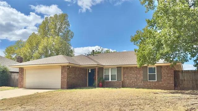 Photo 2 — 1821 Edinburg Drive, Yukon, OK 73099
