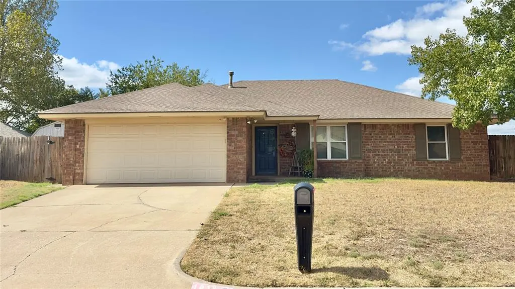 Photo 3 — 1821 Edinburg Drive, Yukon, OK 73099