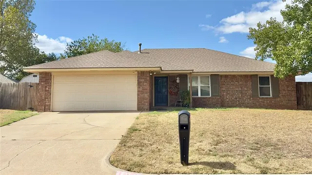 Photo 3 — 1821 Edinburg Drive, Yukon, OK 73099