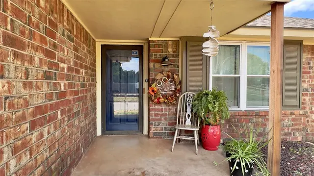 Photo 4 — 1821 Edinburg Drive, Yukon, OK 73099