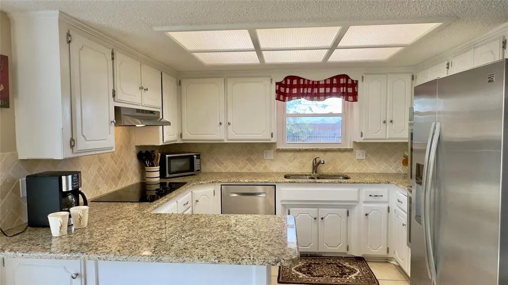 Photo 11 — 1821 Edinburg Drive, Yukon, OK 73099