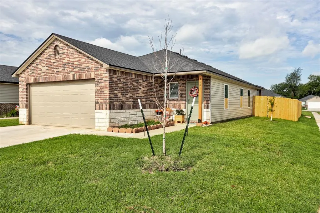 Photo 4 — 3501 Pete Street, Mustang, OK 73064