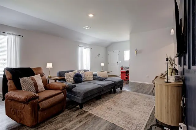 Photo 8 — 3501 Pete Street, Mustang, OK 73064