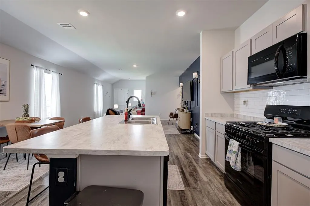 Photo 12 — 3501 Pete Street, Mustang, OK 73064