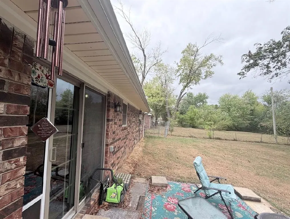 Front exterior — 301 Countryside Lane, Roland, OK 74954