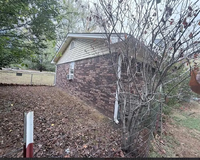 Photo 3 — 301 Countryside Lane, Roland, OK 74954