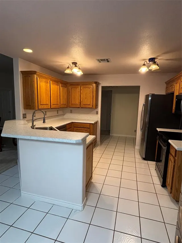 Photo 8 — 305 E Sierra Vista Court, Altus, OK 73521
