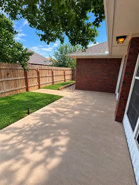 Photo 25 — 305 E Sierra Vista Court, Altus, OK 73521