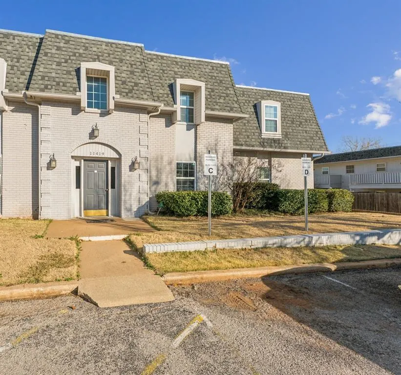 Photo 3 — 11419 N May Avenue D, Oklahoma City, OK 73120