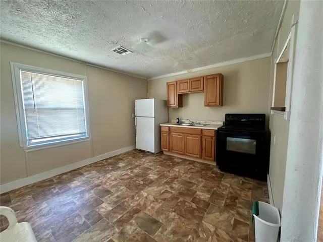 Photo 5 — 1137 E Chestnut Street, Altus, OK 73521
