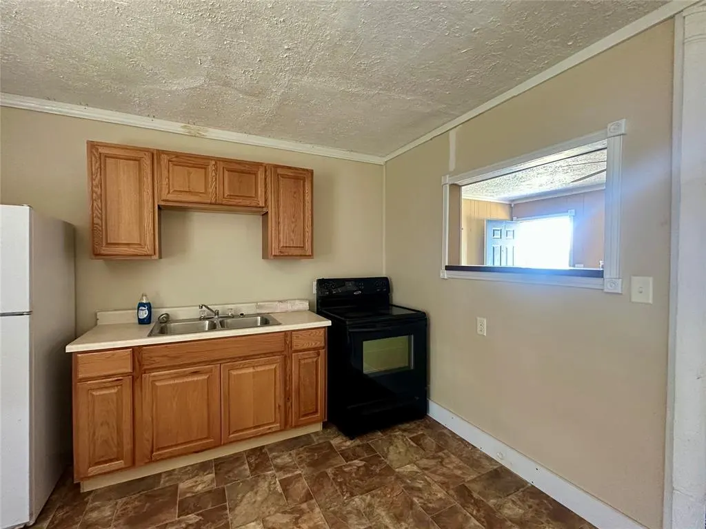 Photo 8 — 1137 E Chestnut Street, Altus, OK 73521