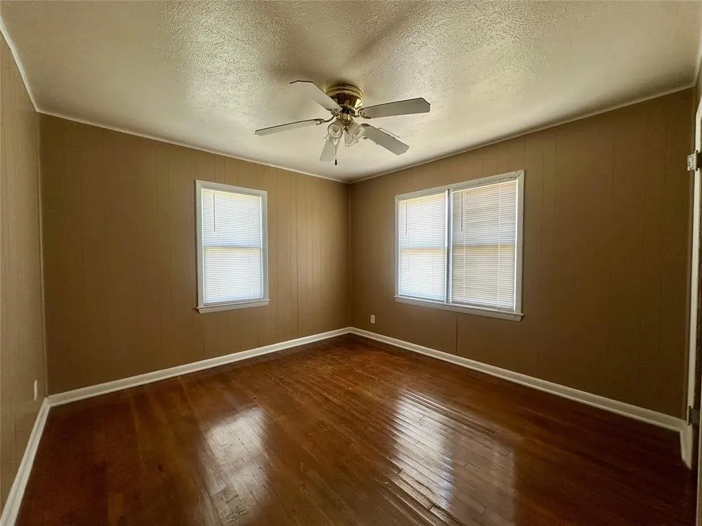 Photo 9 — 1137 E Chestnut Street, Altus, OK 73521