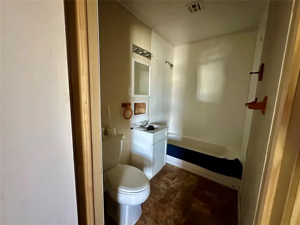 Photo 13 — 1137 E Chestnut Street, Altus, OK 73521