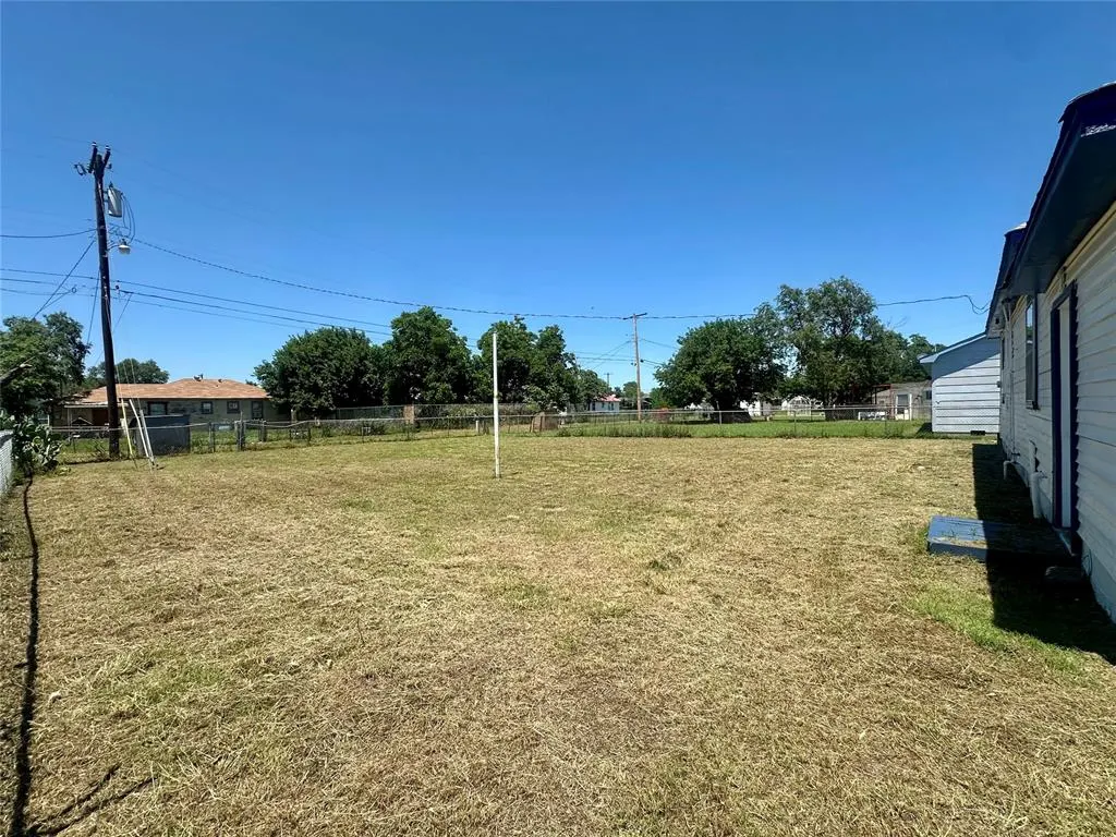 Photo 15 — 1137 E Chestnut Street, Altus, OK 73521
