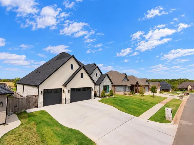Photo 4 — 3832 Legacy Drive, Norman, OK 73069