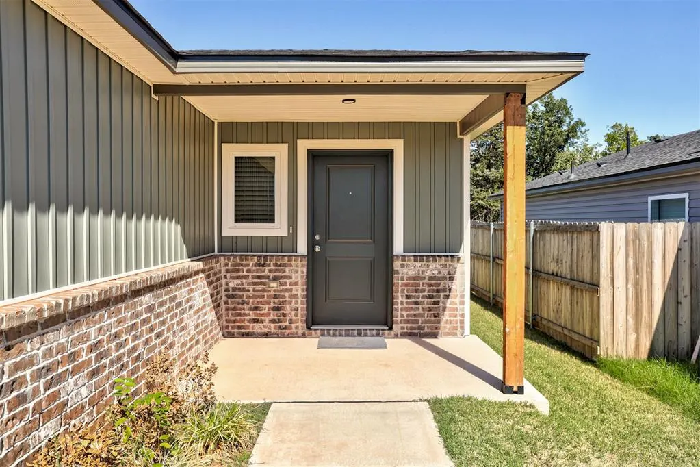 Photo 5 — 1302 Guthrie Farms Boulevard, Guthrie, OK 73044