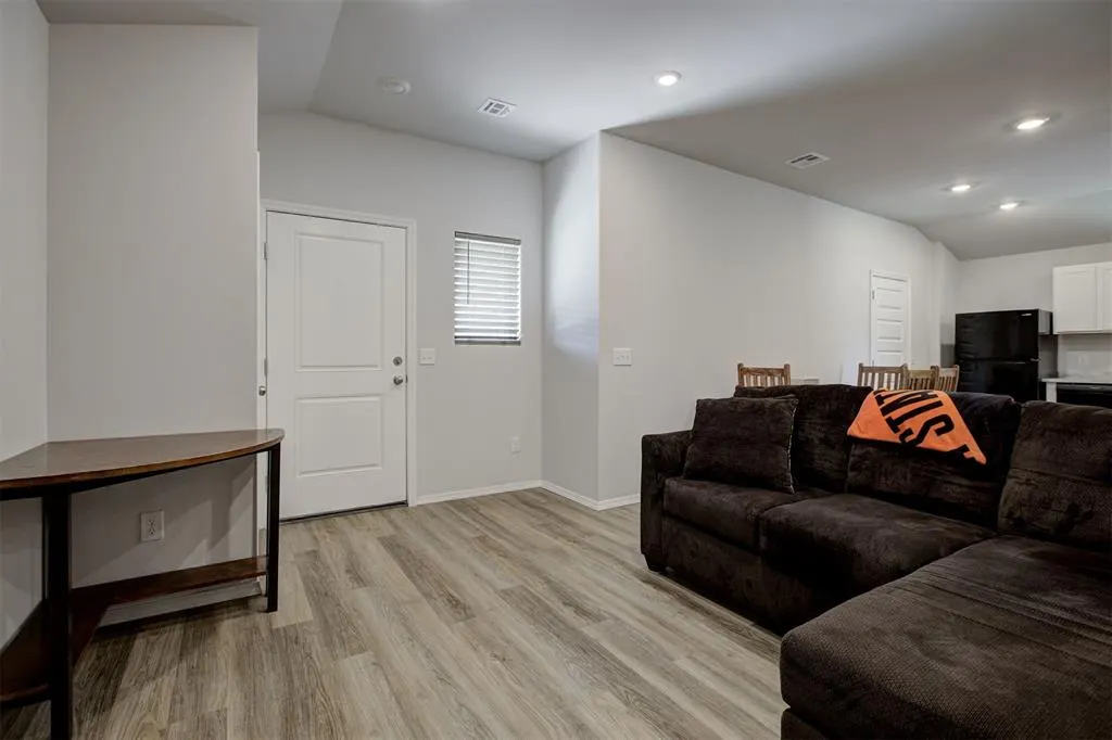 Photo 8 — 1302 Guthrie Farms Boulevard, Guthrie, OK 73044
