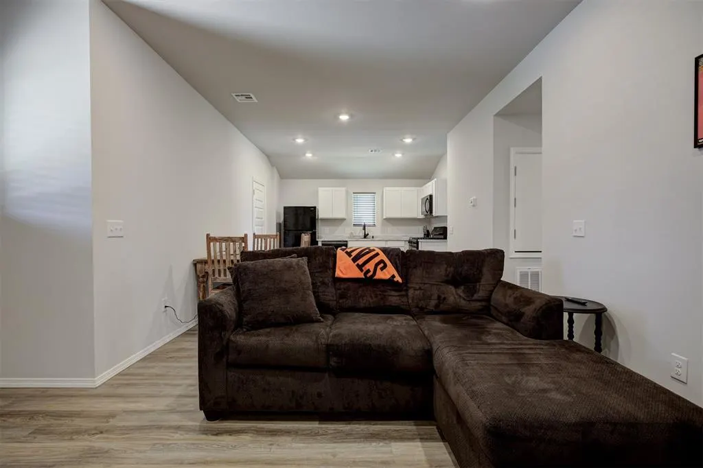 Photo 10 — 1302 Guthrie Farms Boulevard, Guthrie, OK 73044