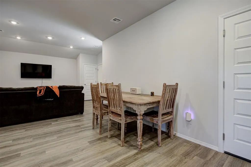 Photo 16 — 1302 Guthrie Farms Boulevard, Guthrie, OK 73044