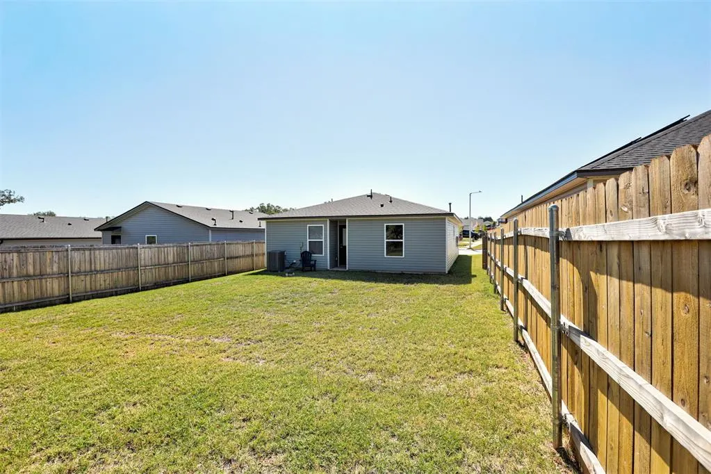 Photo 30 — 1302 Guthrie Farms Boulevard, Guthrie, OK 73044