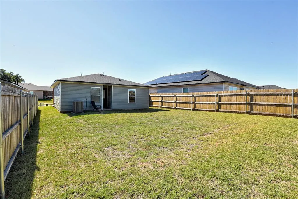 Photo 32 — 1302 Guthrie Farms Boulevard, Guthrie, OK 73044