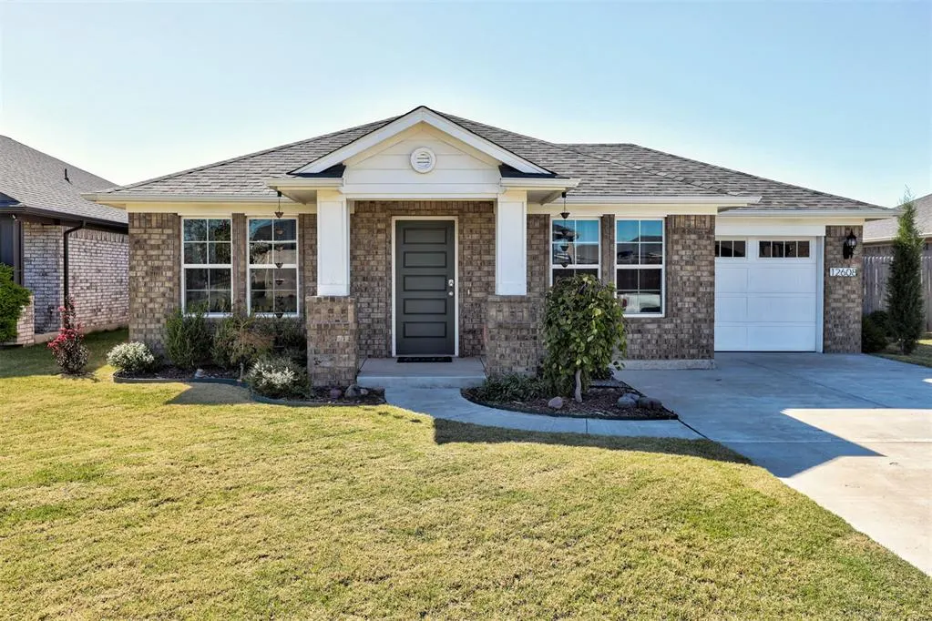 Photo 2 — 12608 NW 3rd Street, Yukon, OK 73099