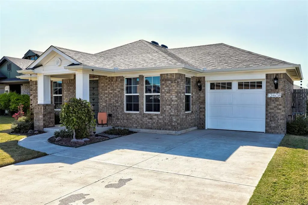 Photo 3 — 12608 NW 3rd Street, Yukon, OK 73099