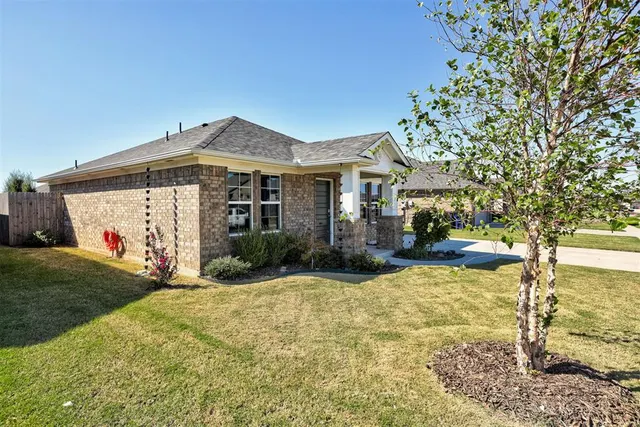 Photo 4 — 12608 NW 3rd Street, Yukon, OK 73099