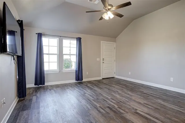 Photo 8 — 12608 NW 3rd Street, Yukon, OK 73099