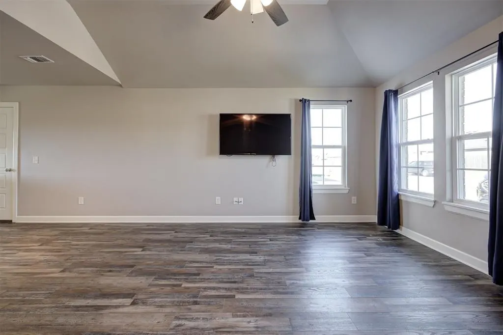 Photo 10 — 12608 NW 3rd Street, Yukon, OK 73099