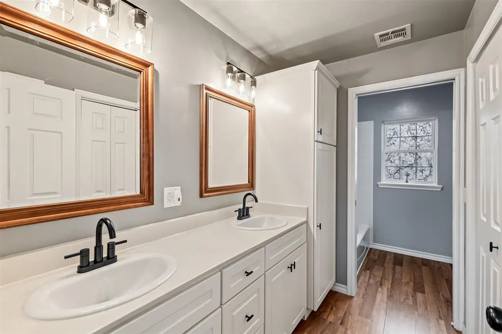 Photo 20 — 207 SW 9th Street, Minco, OK 73059